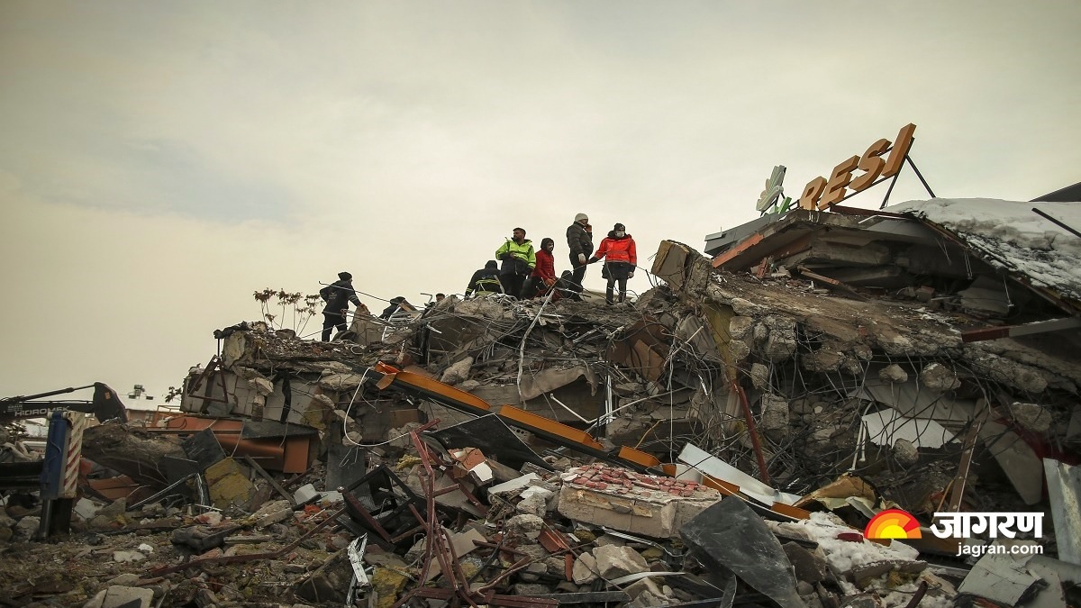 Turkey Earthquake भूकंप से 10 फीट तक खिसक गया तुर्किये, जानें क्या